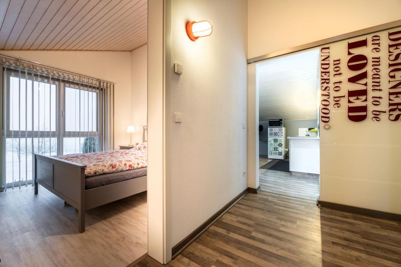Gemuetliche Ferienwohnung Mit Panoramablick Muttensweiler Exterior foto